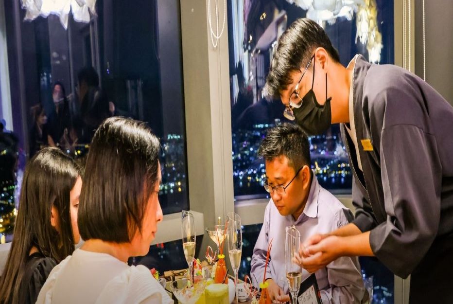 Phục vụ tận tình