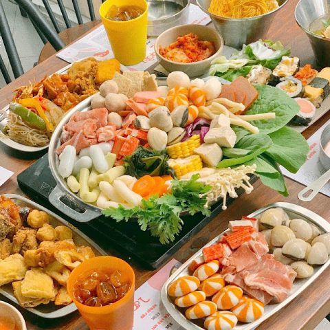 Buffet lẩu tokbokki Joopii đa dạng topping và đồ chiên