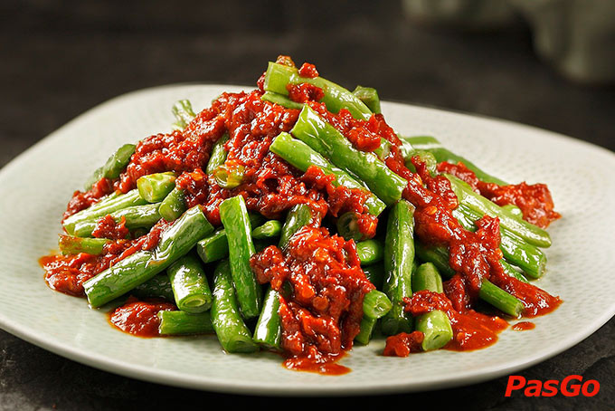 Các món gỏi và mì hấp dẫn tại ThaiExpress Vincom Nguyễn Chí Thanh