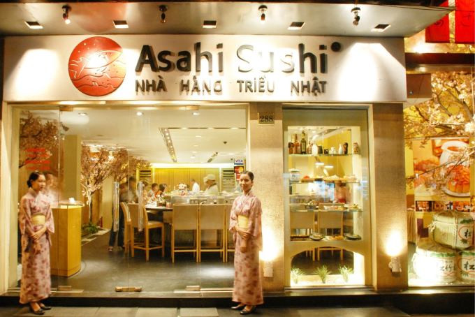 Các món sushi và sashimi tươi ngon tại Asahi Sushi, nhà hàng Nhật cao cấp gần Vincom Bà Triệu.