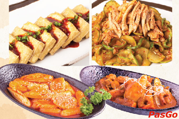 Cách thưởng thức thịt nướng GoGi House cuộn rau xanh và kim chi