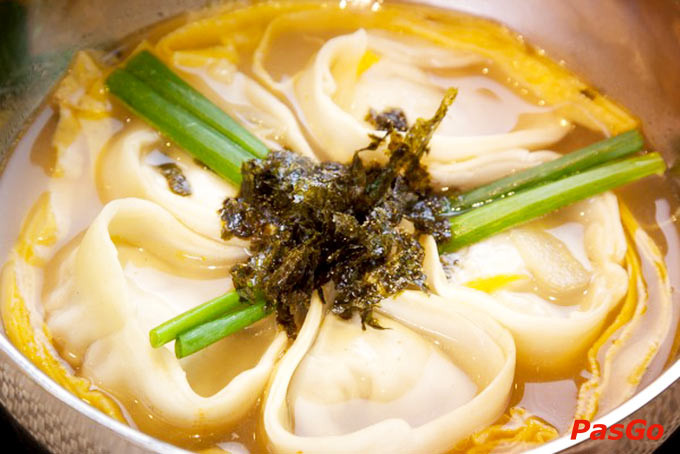 Canh Mantu chuẩn vị Hàn tại King BBQ Vincom Bà Triệu