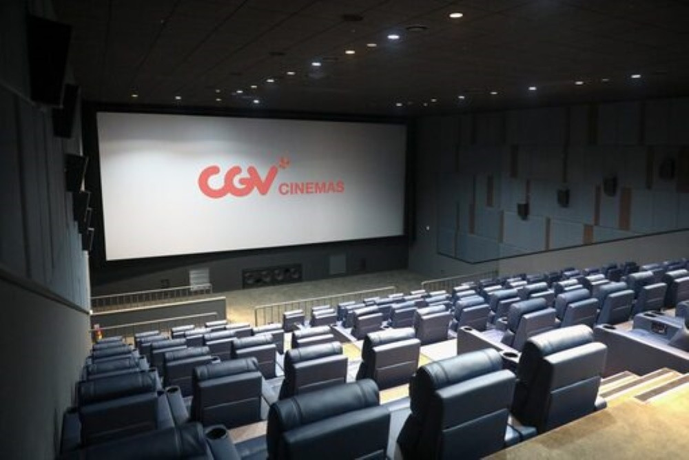 CGV tại Vincom Metropolis Liễu Giai mang đến trải nghiệm điện ảnh đẳng cấp với màn hình lớn và âm thanh sống động
