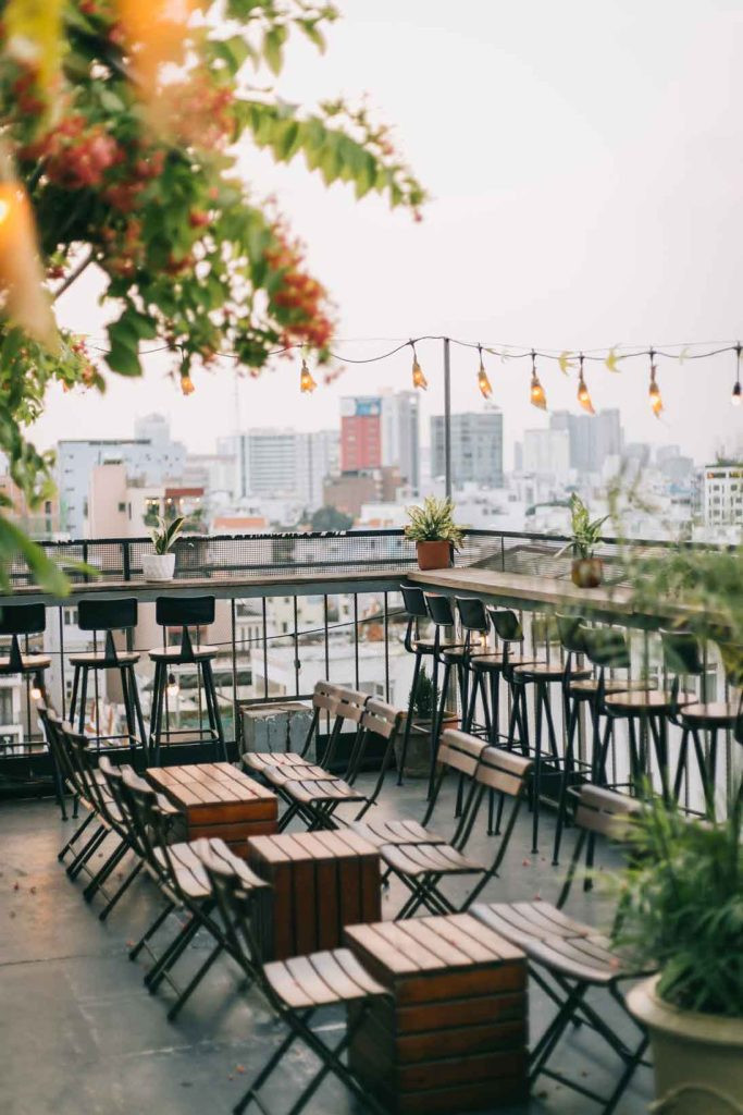 Chạng Vạng Hàng Xanh rooftop với view Landmark 81