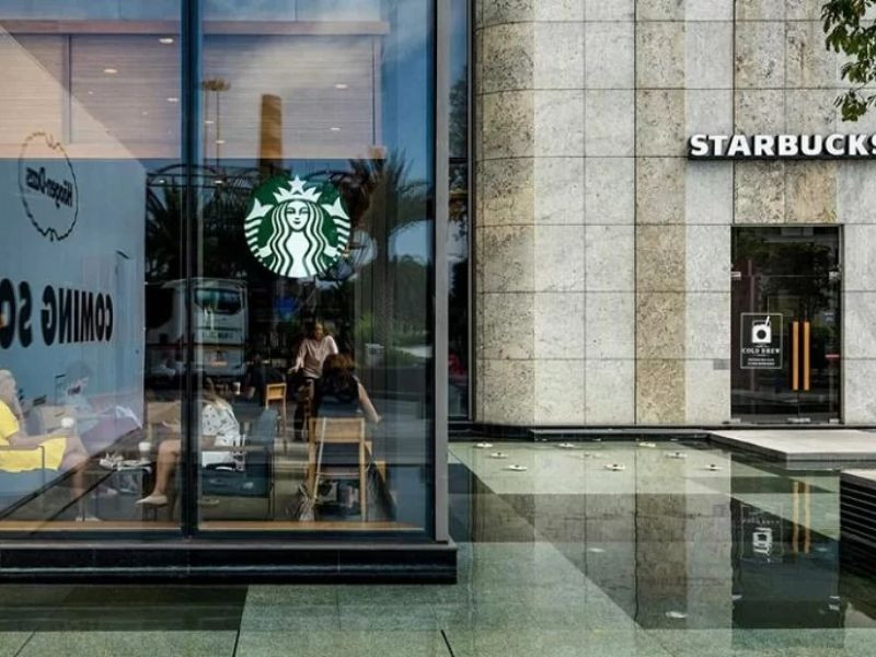 Chiếc view rất được nhiều bạn trẻ ưa thích sống ảo tại Starbucks Landmark 81