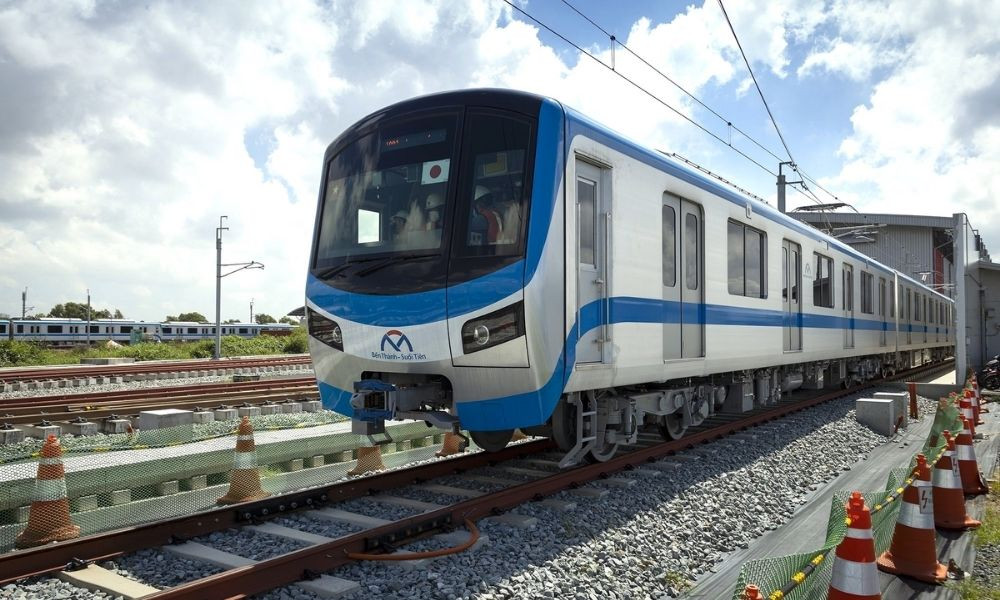 Có thể đến Vincom Plaza Quận 9 bằng tàu điện Metro số 1