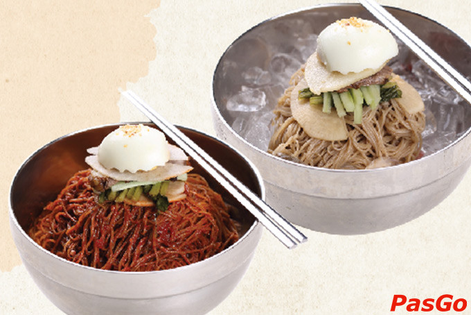 Cơm trộn Bibimbap Hàn Quốc đầy màu sắc tại GoGi House