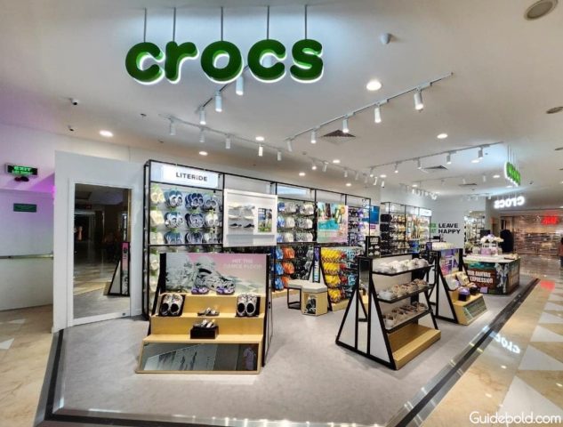 Cửa hàng Crocs tại Vincom Nguyễn Chí Thanh với bảng hiệu nổi bật, thu hút khách hàng
