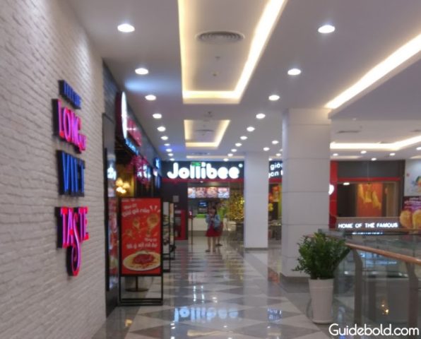 Cửa hàng Jollibee Vincom Vĩnh Long với không gian hiện đại