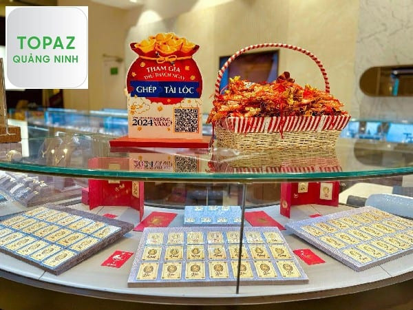 Cửa hàng PNJ với đa dạng sản phẩm vàng, bạc, đá quý