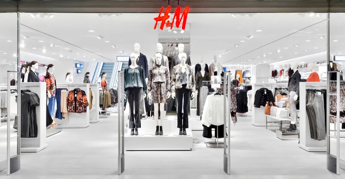 Cửa hàng thời trang H&amp;M tại khu mua sắm Vincom Hùng Vương