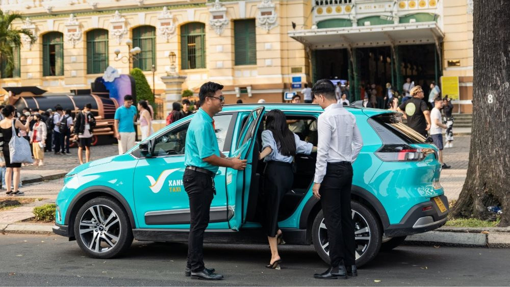 Di chuyển thoải mái và thân thiện môi trường đến Vincom Thảo Điền bằng xe điện Xanh SM