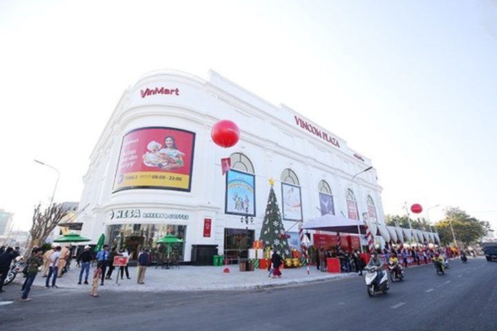 Điểm đến mua sắm và giải trí sôi động tại Vincom Plaza