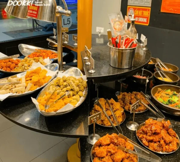 Đồ ăn buffet Hàn Quốc hấp dẫn tại khu ẩm thực Vincom Việt Trì