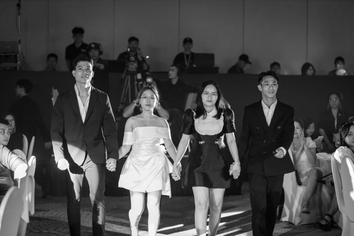 Đội ngũ nhân viên Jollibee Vincom Huế tự hào với giải thưởng FSC Awards, hình ảnh tập thể nhiệt huyết và đoàn kết