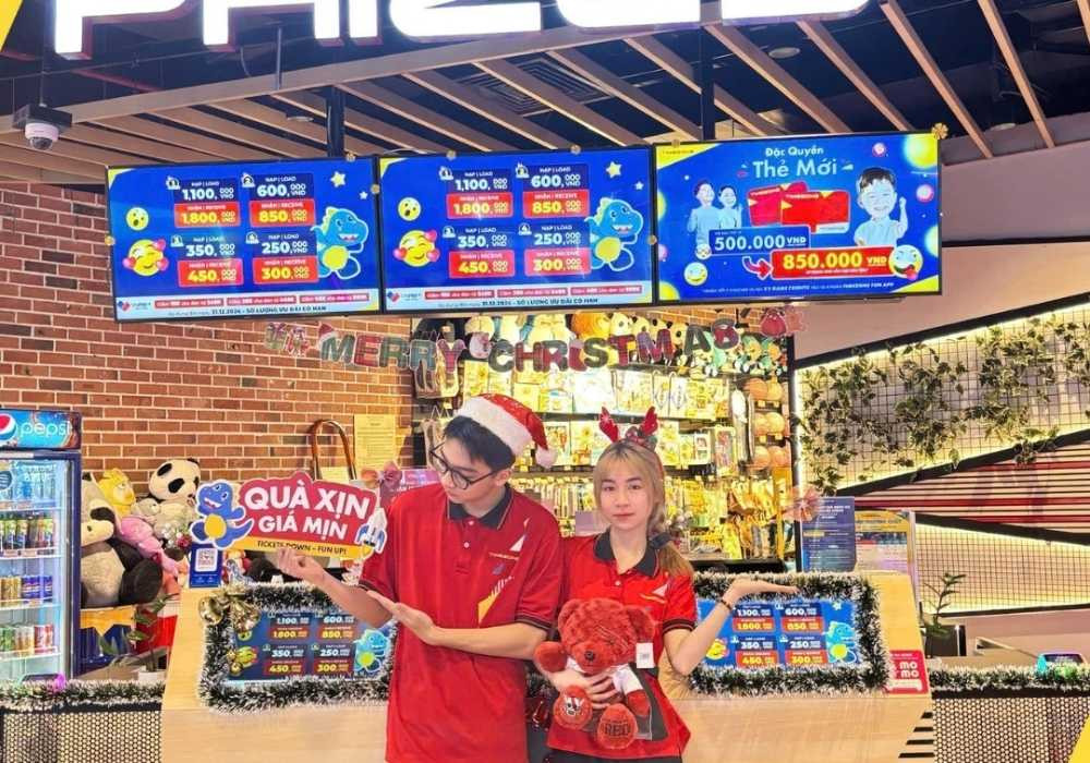Đội ngũ nhân viên thân thiện tại Timezone Vincom Metropolis