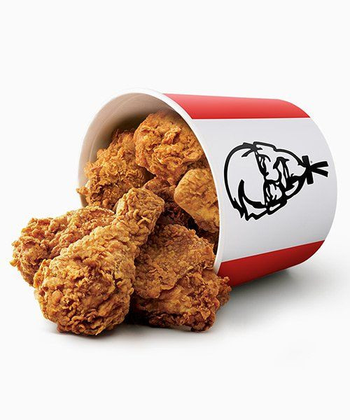 Đùi gà rán KFC giòn cay huyền thoại, biểu tượng của ẩm thực gà rán Vincom Đồng Khởi.