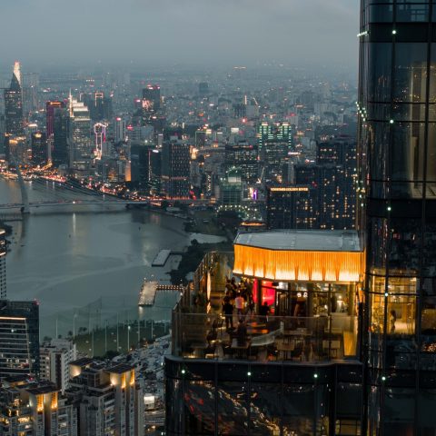 Góc nhìn thành phố từ Landmark 81, nguồn cảm hứng cho tranh vẽ đơn giản
