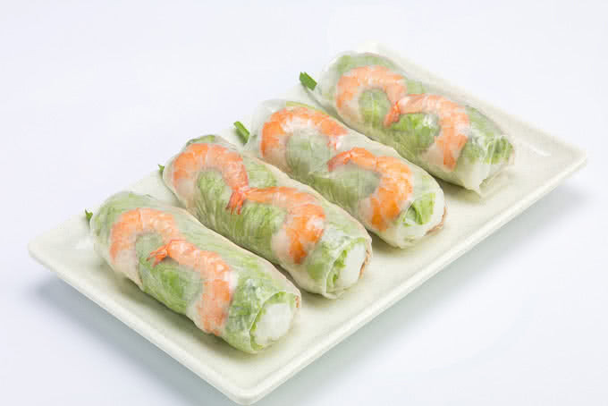 Gỏi cuốn thanh mát, một đặc sản của Wrap &amp; Roll