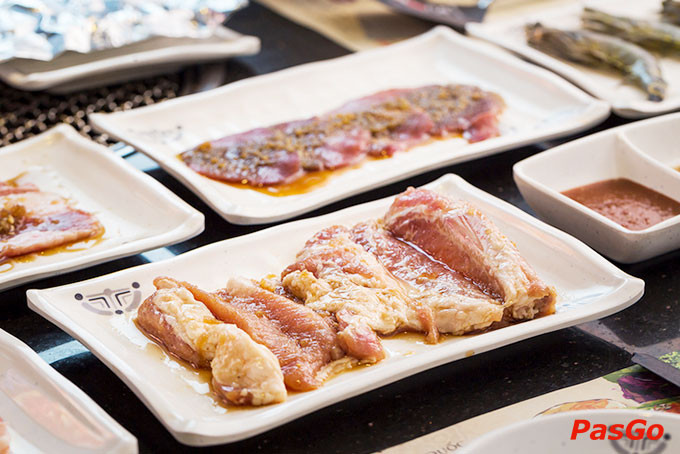Hải sản tươi sống phục vụ tại King BBQ Buffet Vincom Center Đồng Khởi