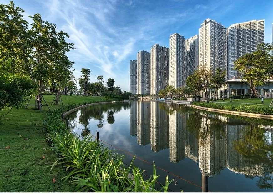 Hệ thống kênh nhân tạo trong Công viên bờ sông Landmark 81 góp phần tạo cảnh quan xanh mát