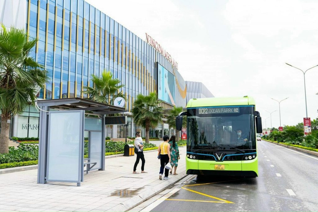 Hệ thống xe VinBus hiện đại giúp khách hàng dễ dàng di chuyển đến rạp Vincom Ocean Park
