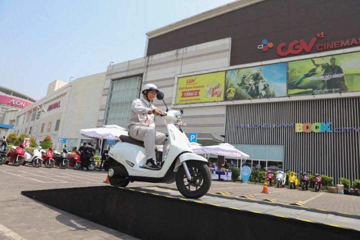 Hình ảnh bãi gửi xe tại Vincom Plaza Bắc Từ Liêm