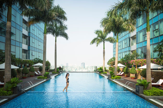 Hồ bơi trên cao của Vincom Đồng Khởi quận 1