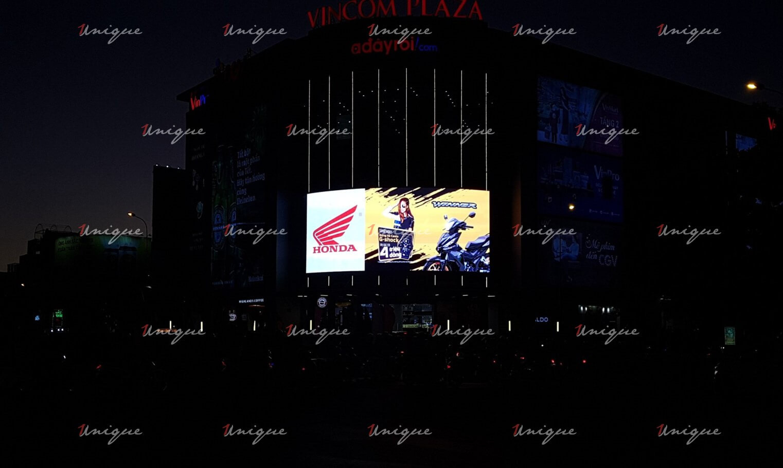 Honda trình chiếu quảng cáo sản phẩm mới thu hút tại màn hình LED Vincom Hùng Vương Plaza