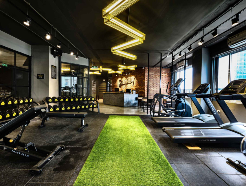 Huấn luyện viên cá nhân hướng dẫn tại California Fitness Vincom Trần Duy Hưng