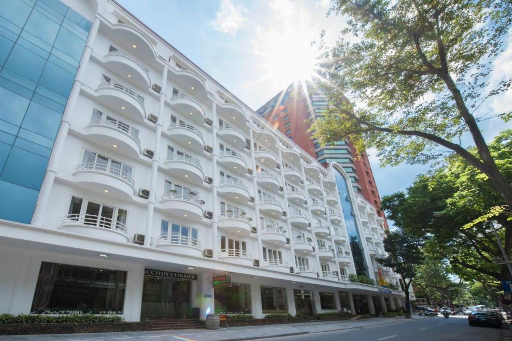 Khách sạn gần Vincom Bà Triệu - Thang Long Opera Hotel