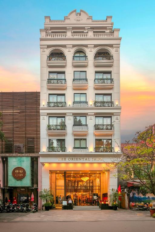 Khách sạn gần Vincom Bà Triệu - The Oriental Jade Hotel