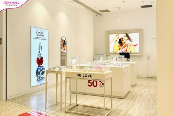 Không gian cửa hàng trang sức Pandora tại Vincom Nguyễn Chí Thanh