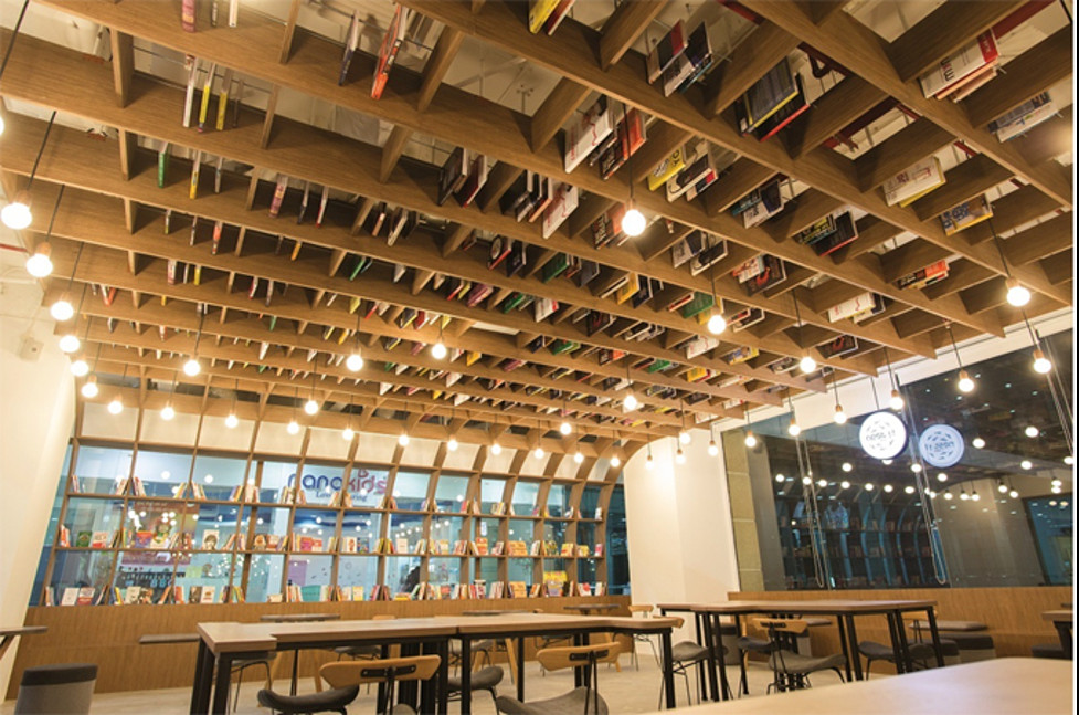 Không gian làm việc yên tĩnh tại Work Cafe Vincom Bà Triệu