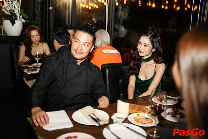 Không gian nhà hàng Basta Hiro tại Vincom Đồng Khởi