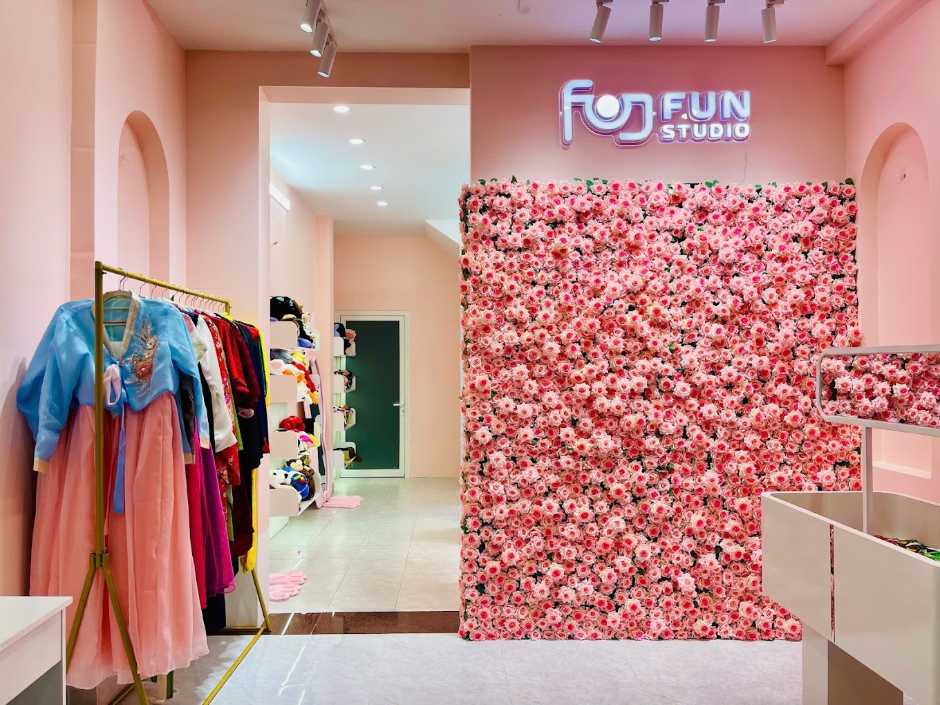 Không gian photobooth Fun Studio Thủ Đức