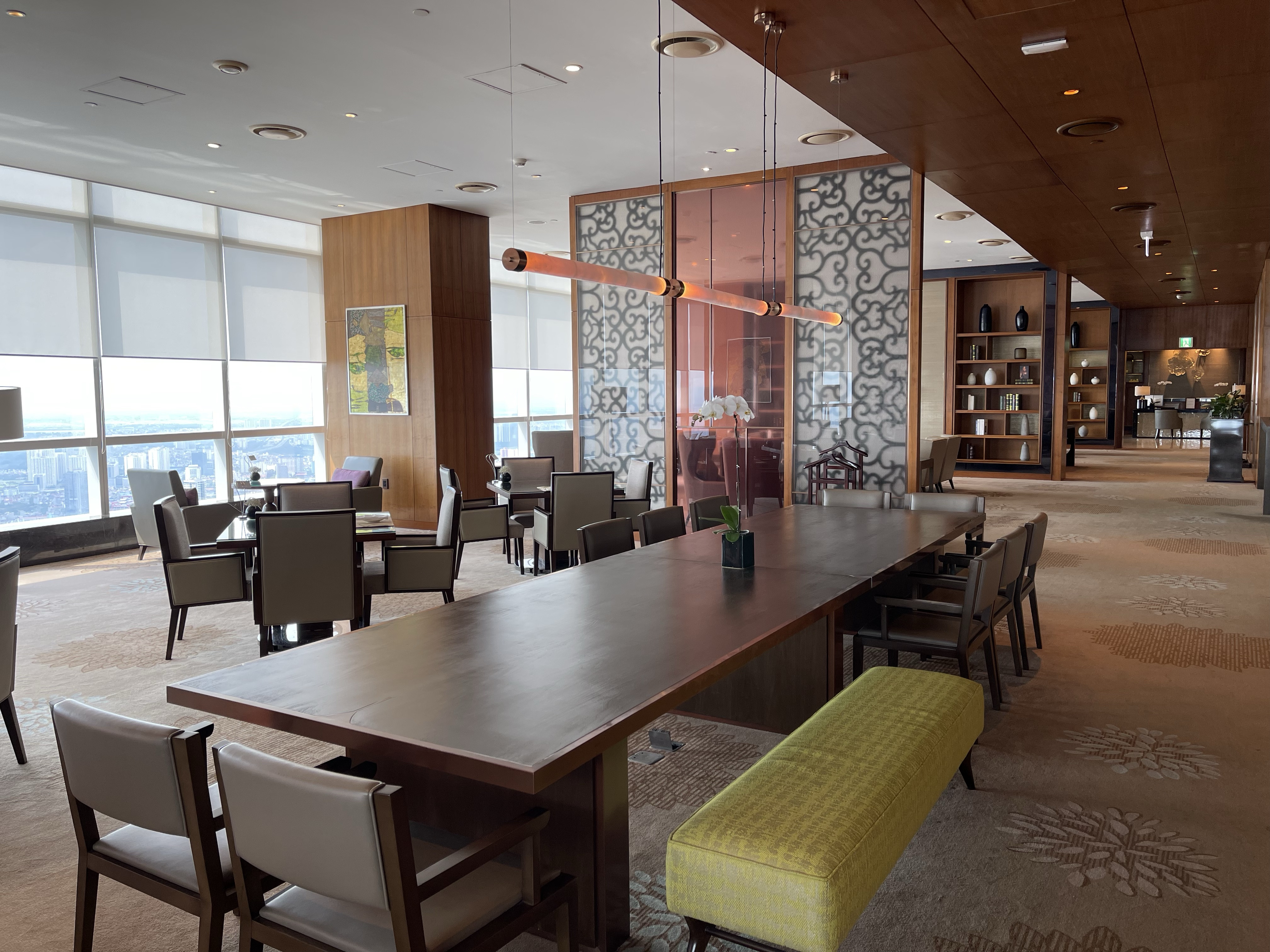 Không gian rộng lớn của Club InterContinental tại InterContinental Hanoi Landmark72