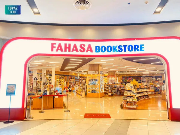 Không gian rộng lớn của nhà sách Fahasa Vincom Bà Triệu