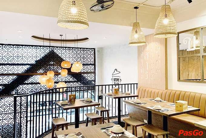 Không gian rộng rãi, hiện đại tại Bếp Thái Koh Yam, lý tưởng cho các buổi tụ tập ăn uống gần Vincom Bà Triệu.