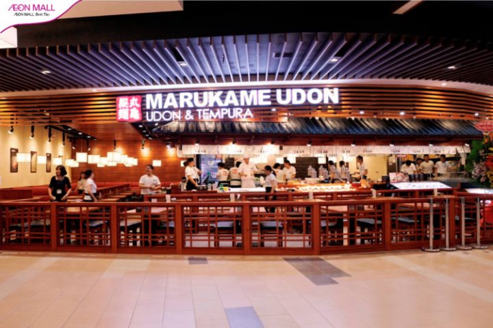 Không gian rộng rãi tại nhà hàng Marukame Udon AEON MALL Bình Tân, lý tưởng cho những buổi tụ họp bạn bè
