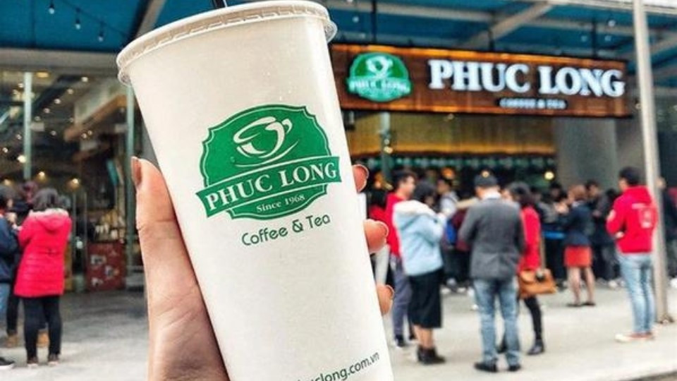 Không gian sang trọng của một chi nhánh Phúc Long tại Quận 4