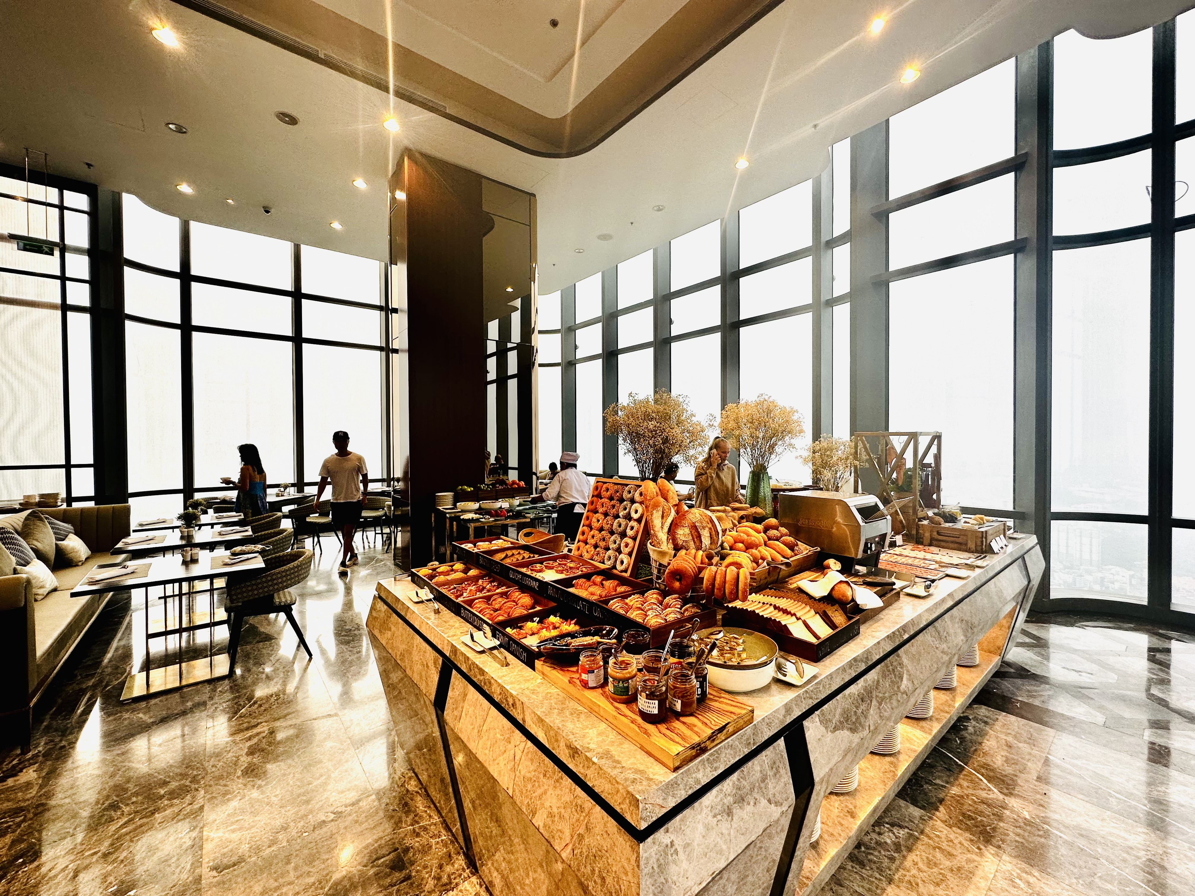 Không gian sang trọng của nhà hàng Oriental Pearl tại Vinpearl Landmark 81 Autograph Collection Hotel