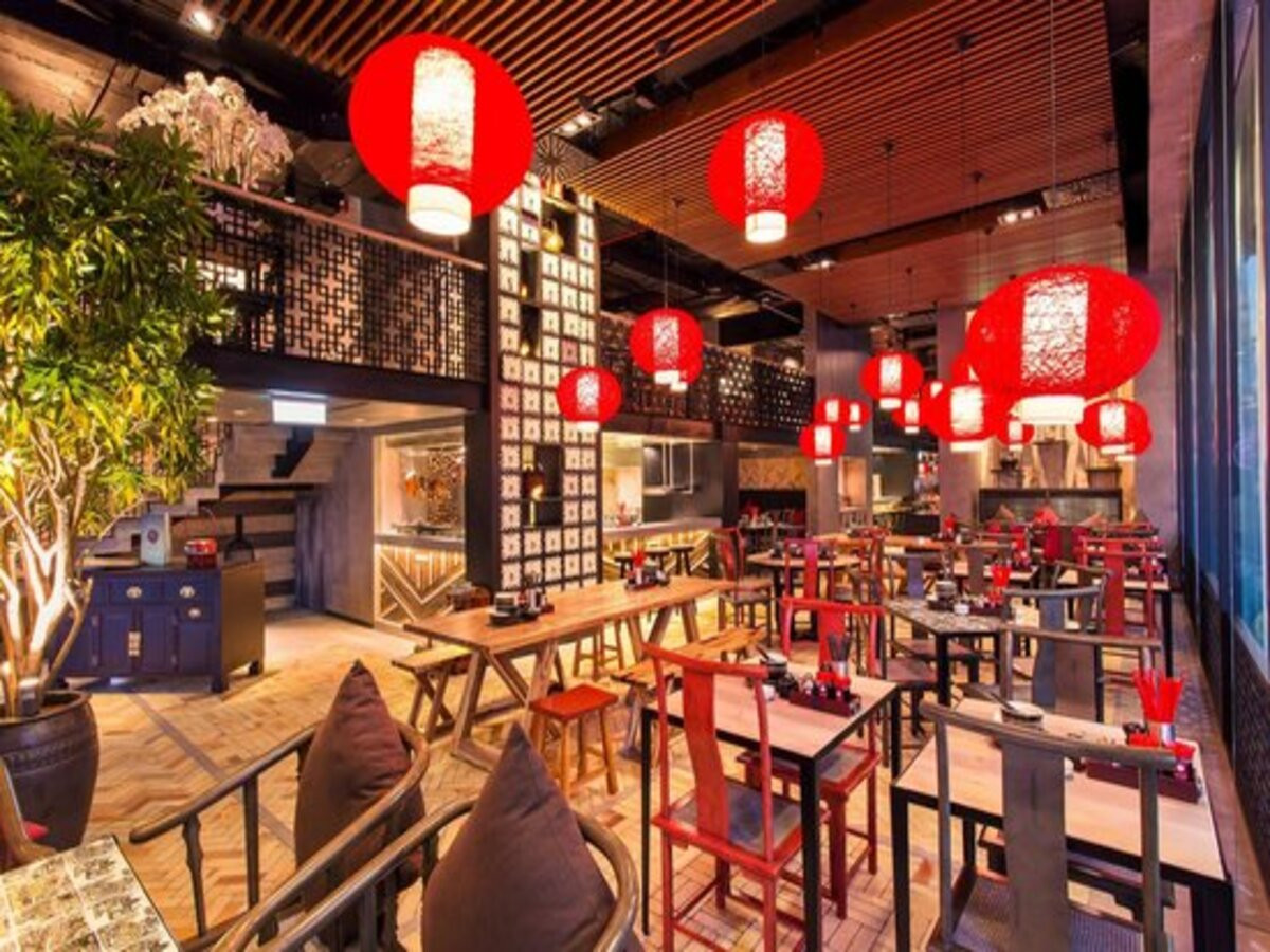 Không gian sang trọng của nhà hàng San Fu Lou tại Vincom Metropolis, nơi phục vụ ẩm thực Quảng Đông tinh túy