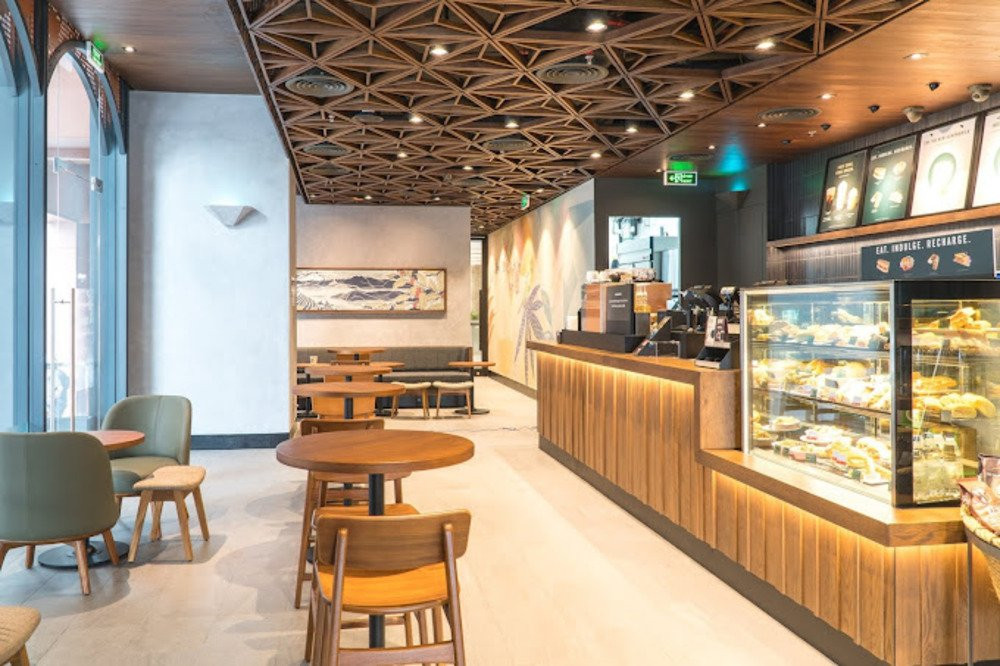 Không gian sang trọng của Starbucks Bà Triệu gần Vincom Bà Triệu