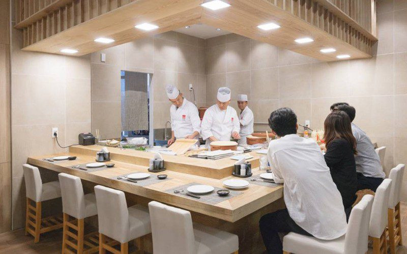 Không gian sang trọng, hiện đại của Dozo Sushi Dining Vincom Trần Duy Hưng