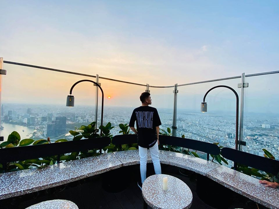 Không gian sang trọng tại Blank Lounge ngắm view Landmark 81 về đêm