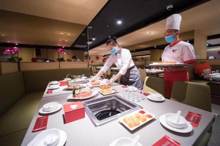 Không gian sang trọng và món lẩu đa dạng tại Haidilao Vincom Times City