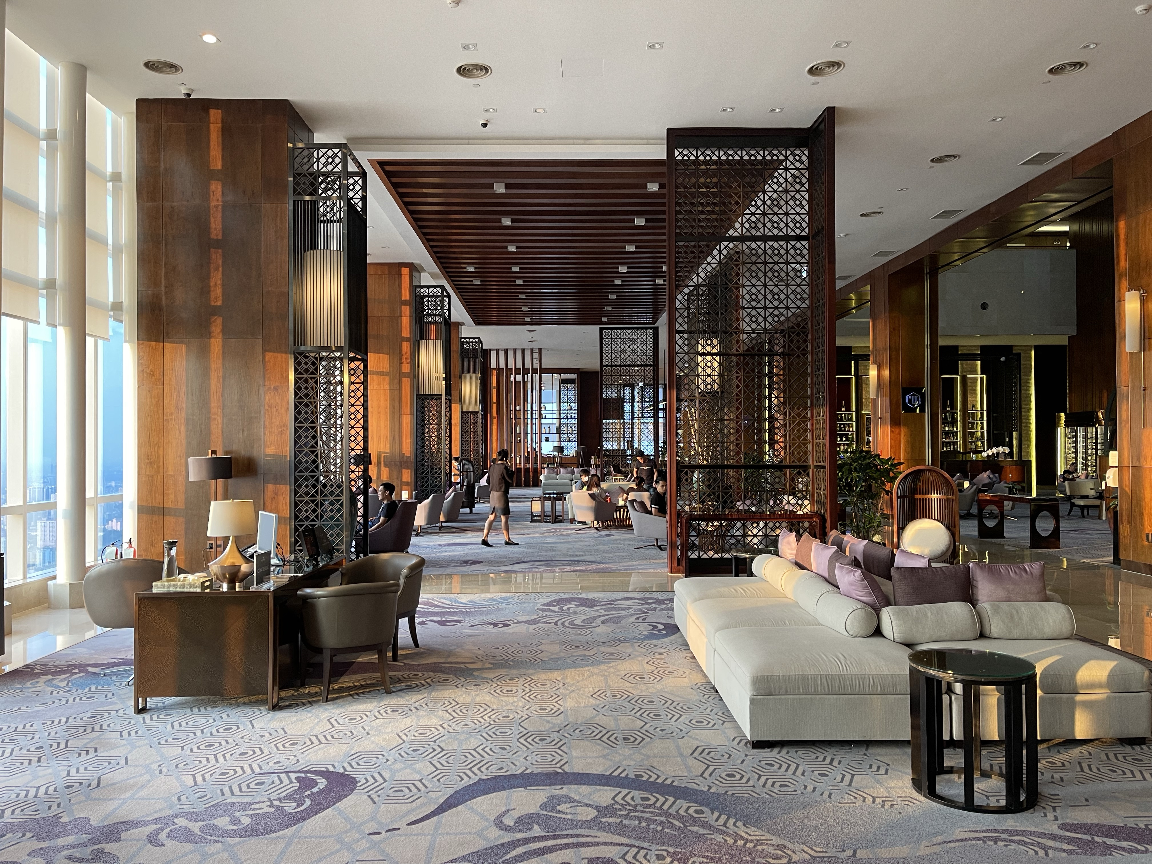 Không gian sảnh khách sạn InterContinental Hanoi Landmark72
