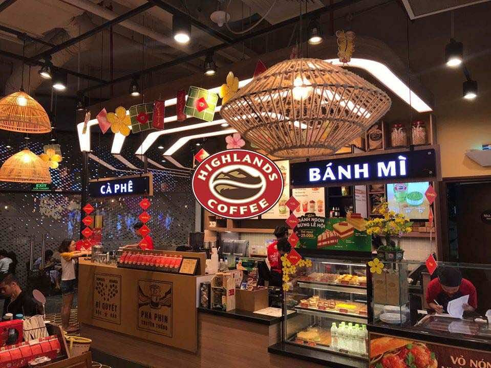 Không gian thư giãn tại Highlands Coffee trong Vincom Center Đồng Khởi