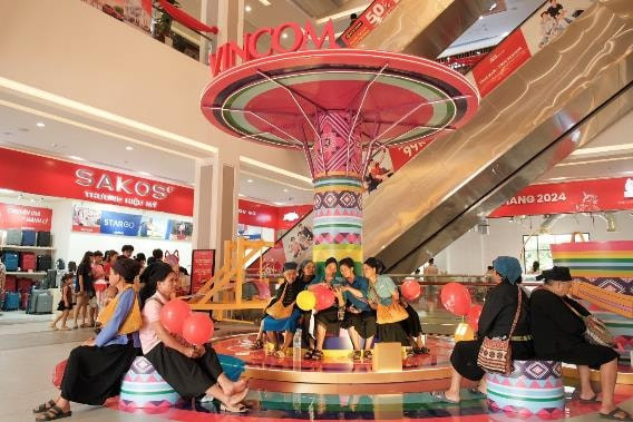 Không gian trưng bày văn hóa độc đáo tại Vincom Plaza Hà Giang, nơi có rạp chiếu phim hiện đại